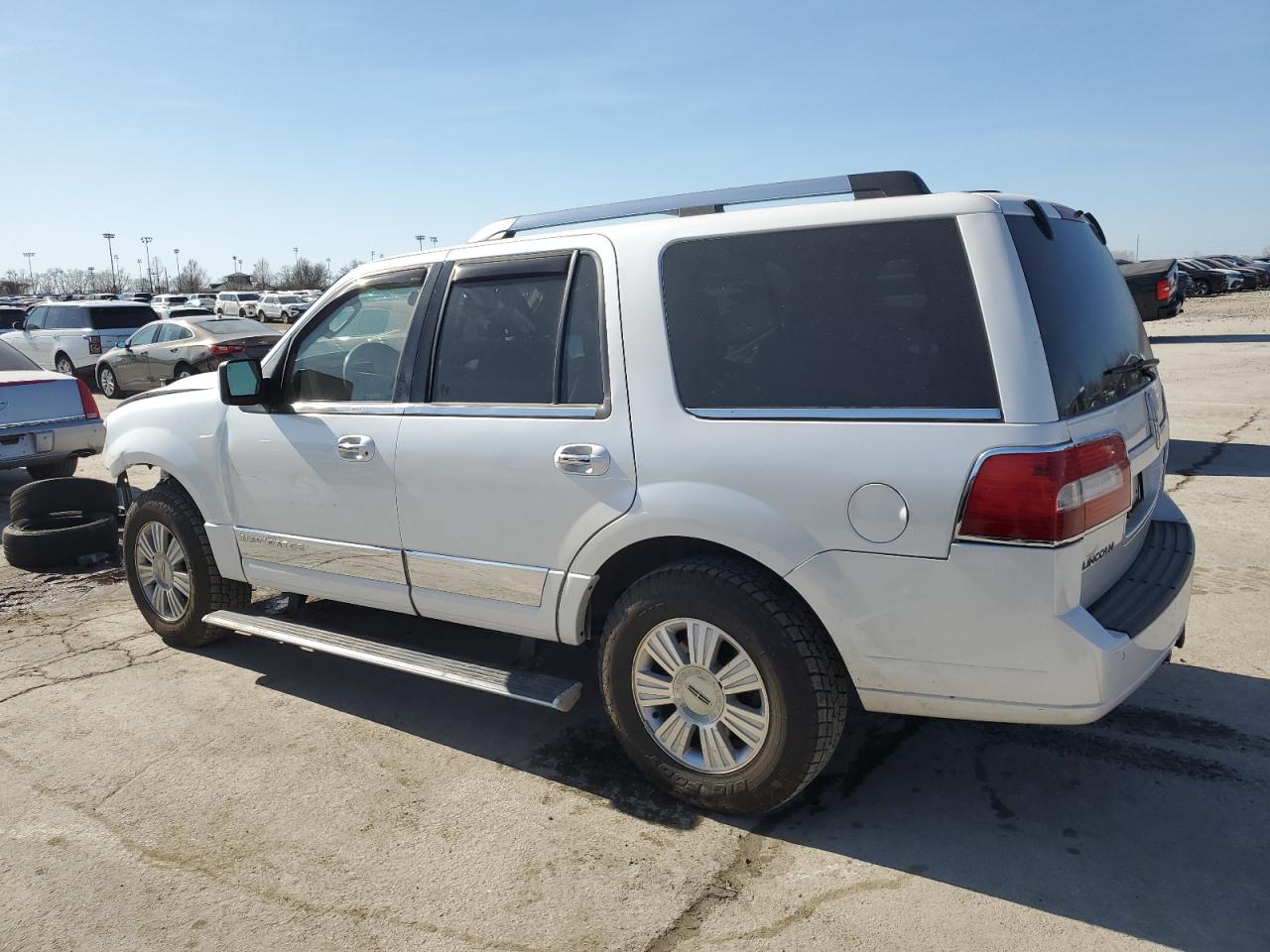 2010 Lincoln Navigator - Image 2