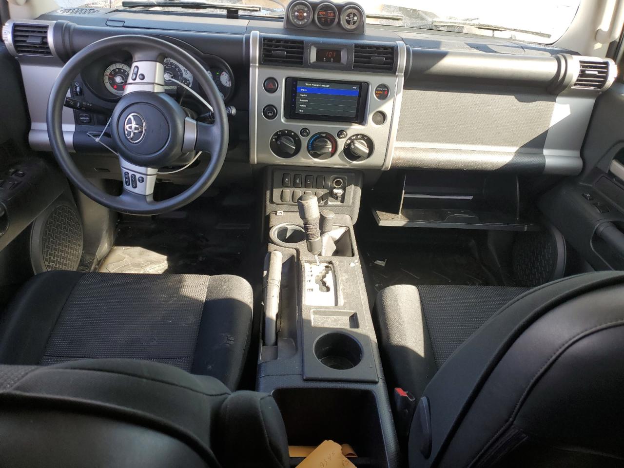 2011 Toyota FJ Cruiser - Image 8