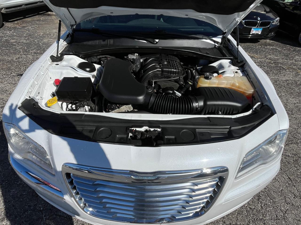 2013 Chrysler 300 - Image 7