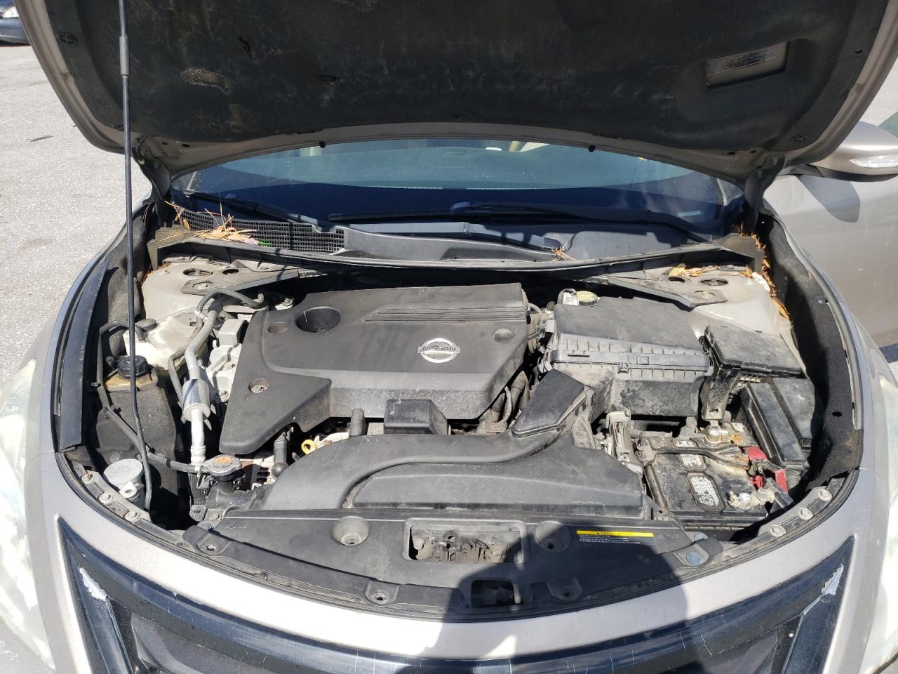 2013 Nissan Altima - Image 13