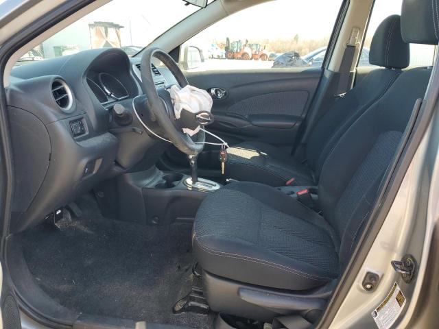Sedans NISSAN VERSA 2014 Srebrny
