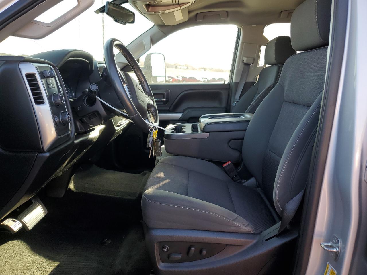 2015 Chevrolet Silverado - Image 7