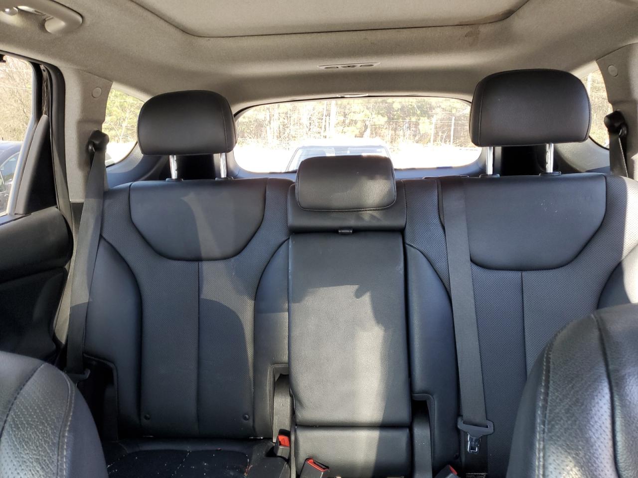 2019 Hyundai Santa Fe - Image 10