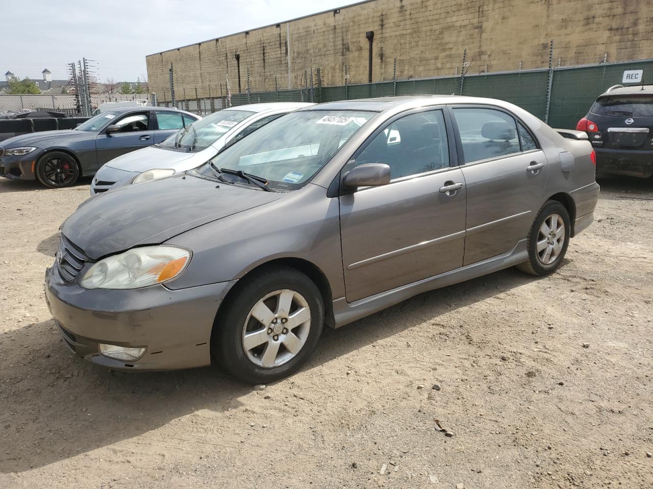 2004 Toyota Corolla Ce للبيع في Cedar Rapids، IA - Front End
