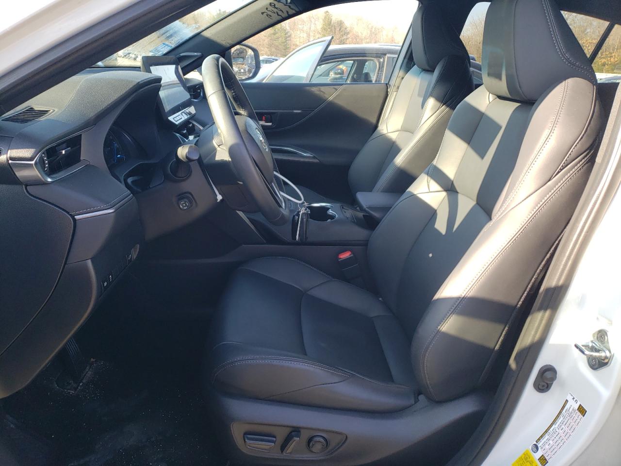 2023 Toyota Venza - Image 7