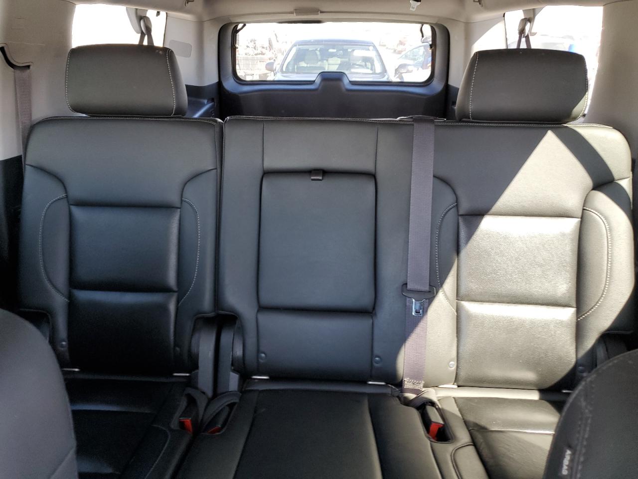 2016 GMC Yukon - Image 10