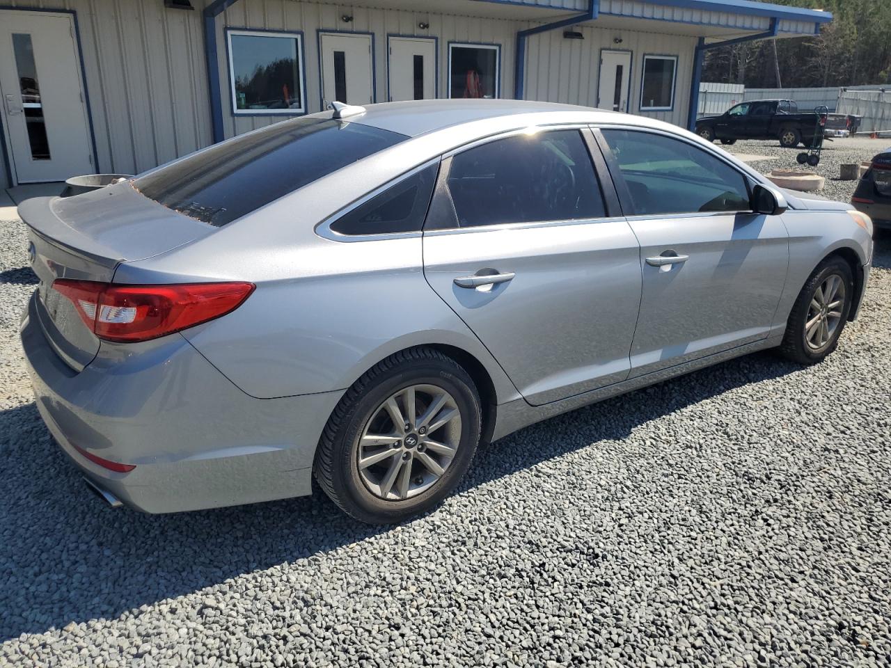 2015 Hyundai Sonata - Image 3