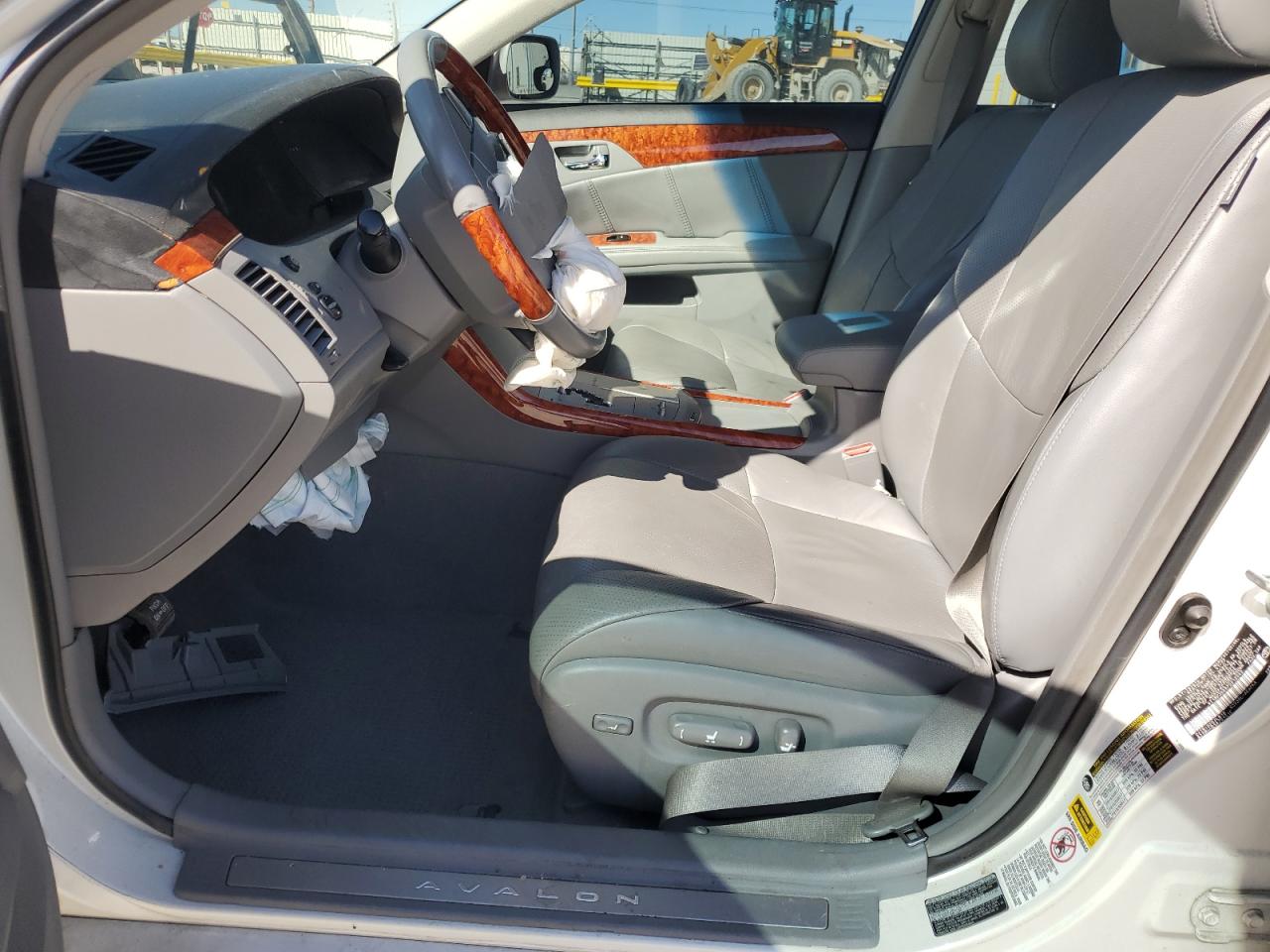 2007 Toyota Avalon - Image 7