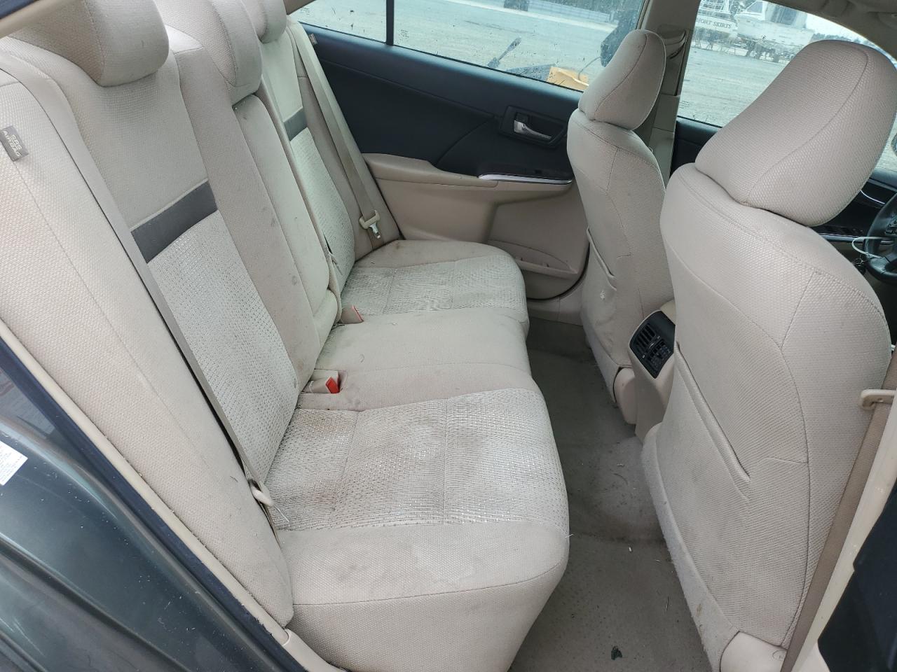 2014 Toyota Camry - Image 10