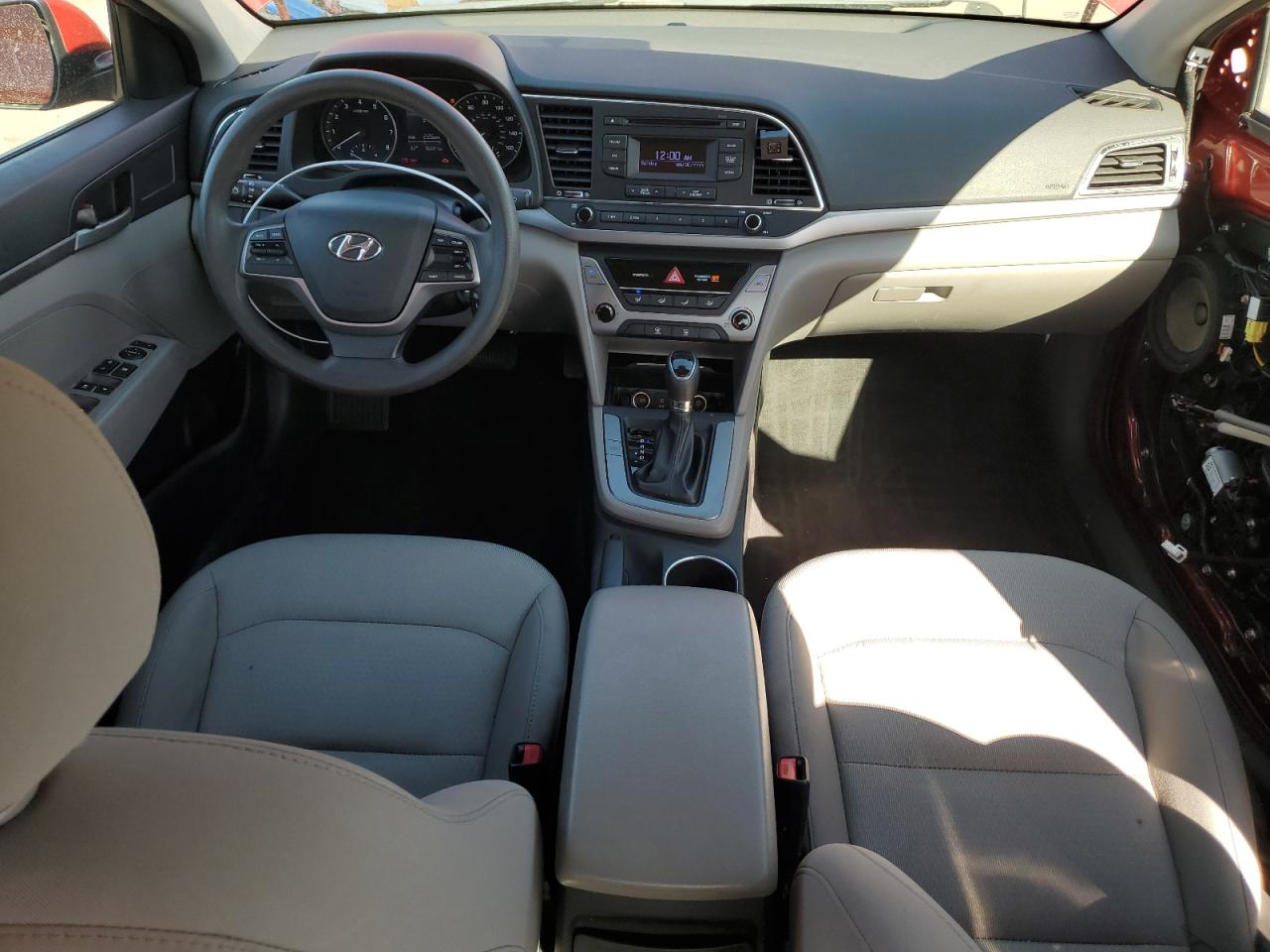 2017 Hyundai Elantra - Image 8