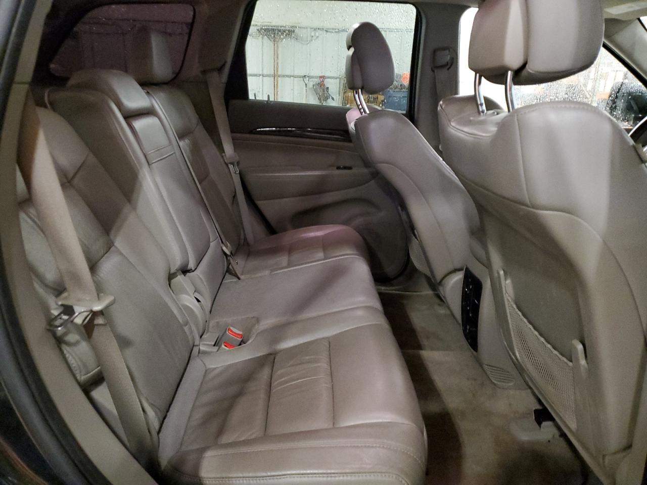 2011 Jeep Grand Cherokee - Image 11