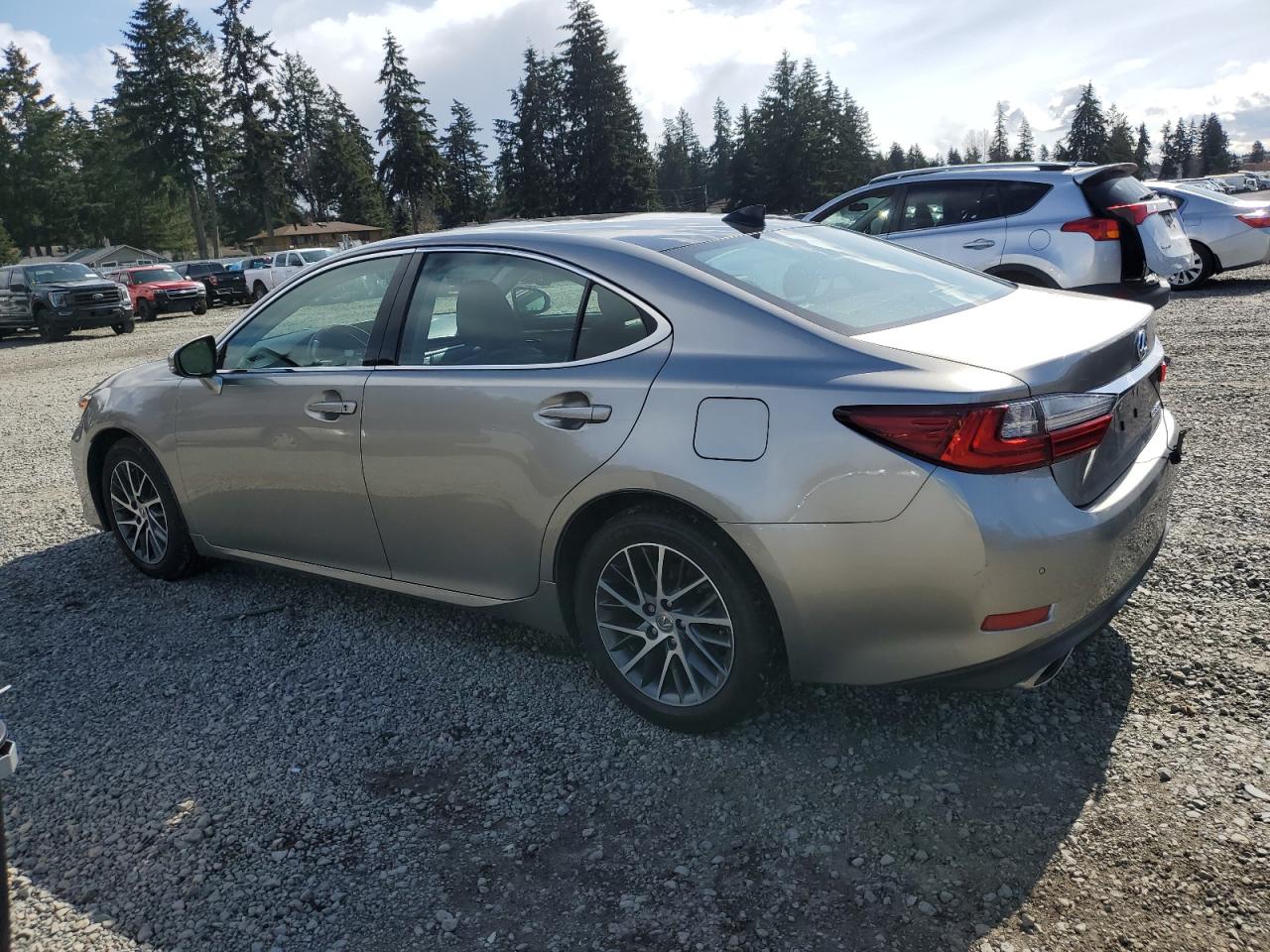 2017 Lexus ES - Image 2