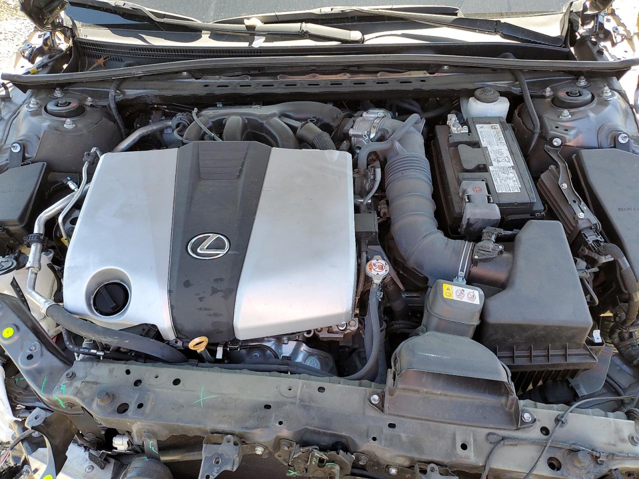 2022 Lexus ES - Image 11