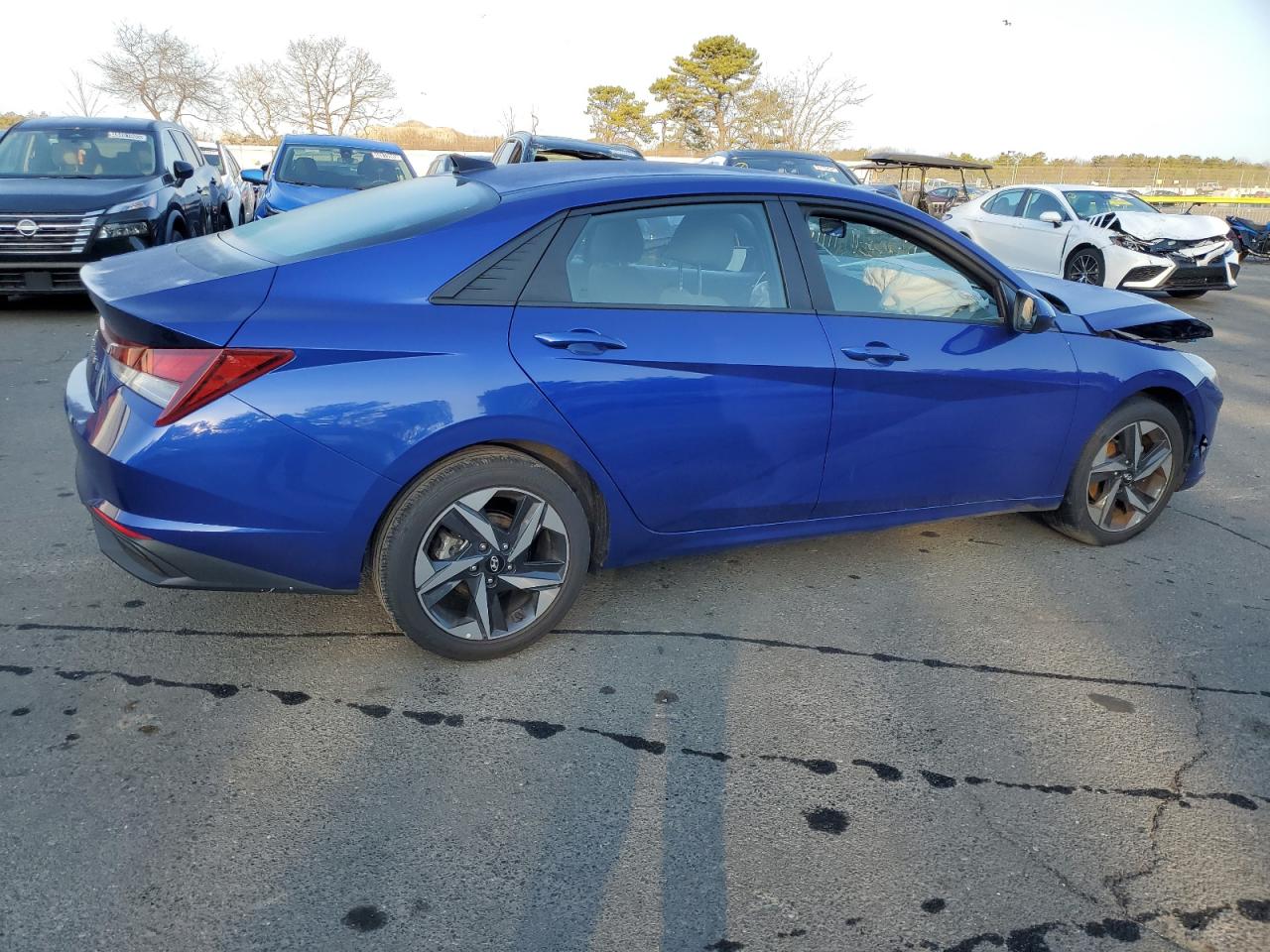 2023 Hyundai Elantra - Image 3