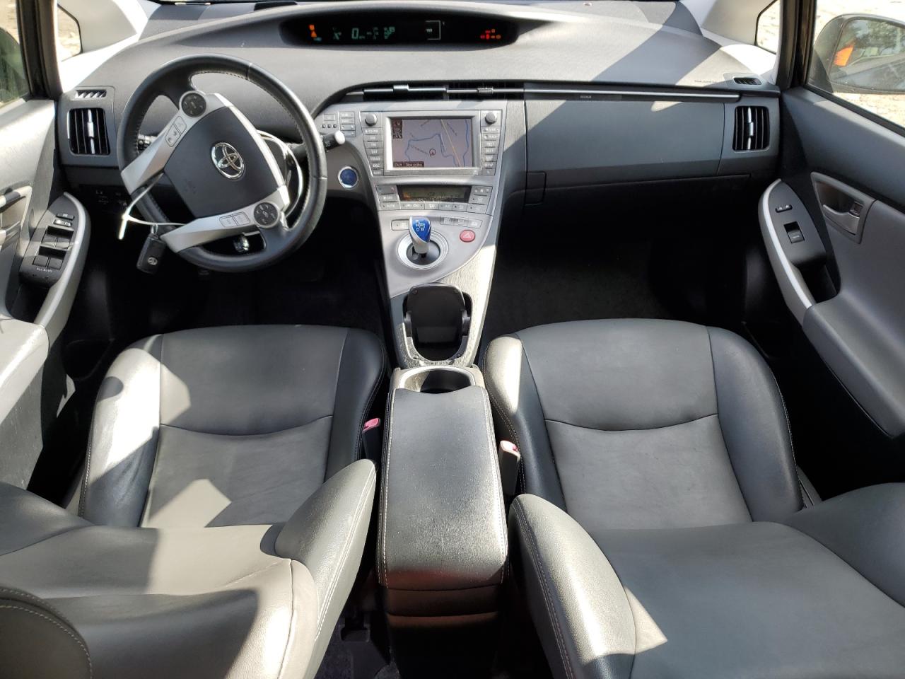 2013 Toyota Prius - Image 8