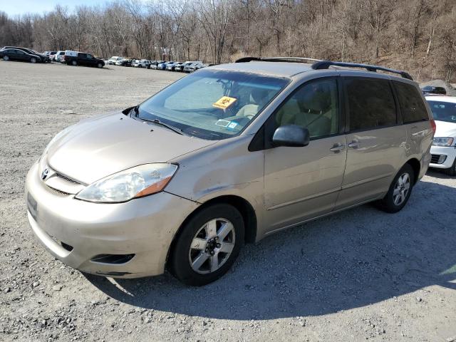 2008 Toyota Sienna Ce na sprzedaż w Marlboro, NY - Side