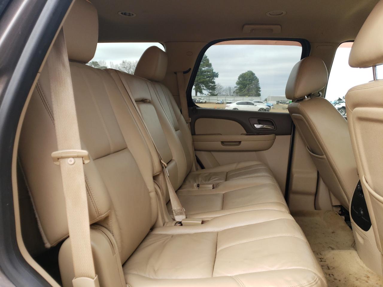 2012 Chevrolet Tahoe - Image 11