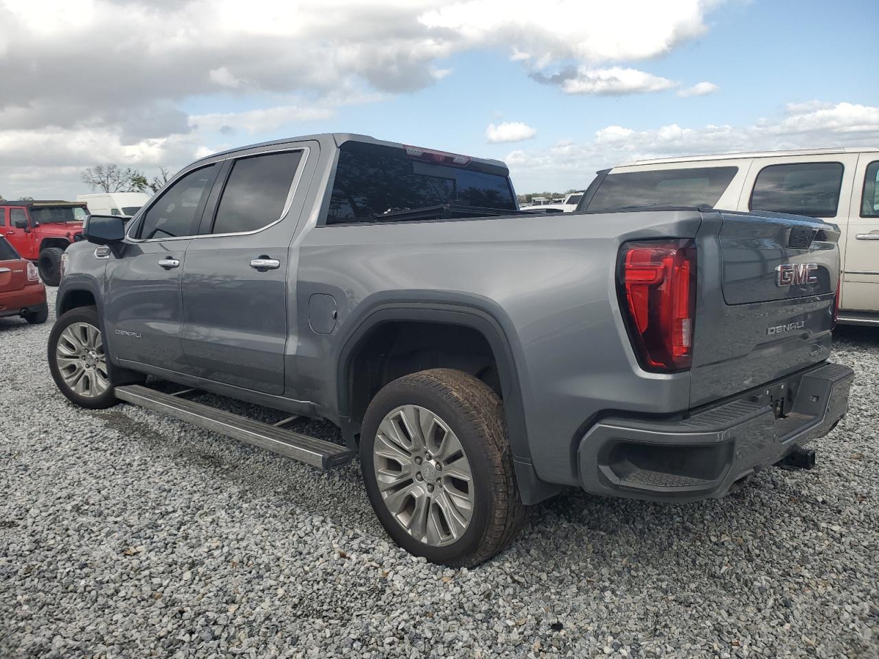 2022 GMC Sierra - Image 2