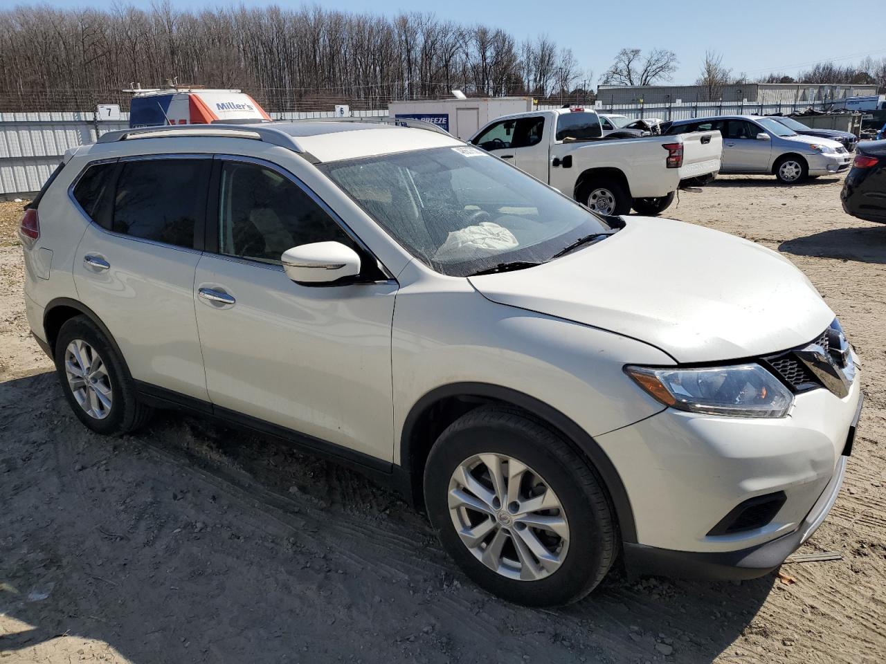 2015 Nissan Rogue - Image 4