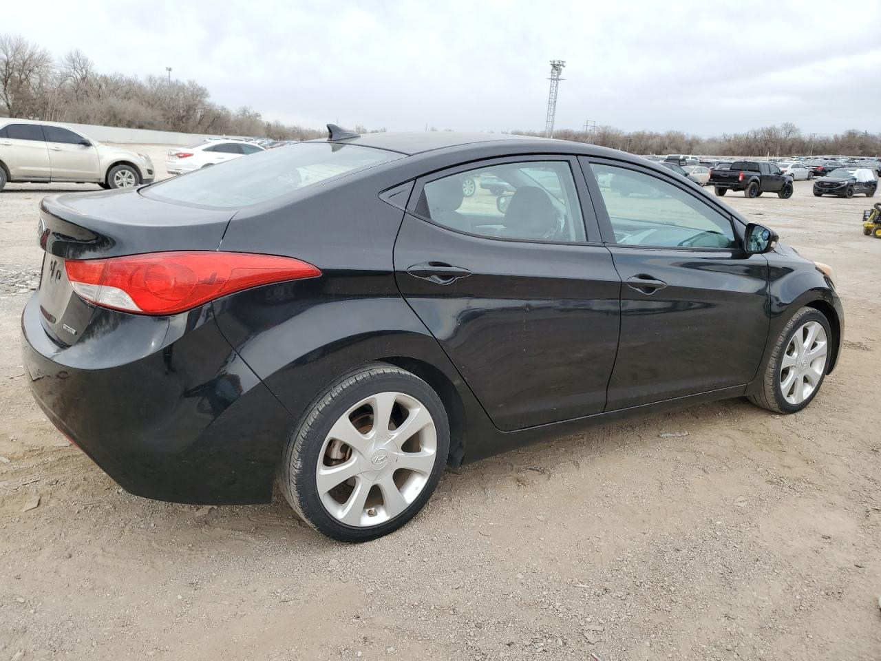 2011 Hyundai Elantra - Image 3