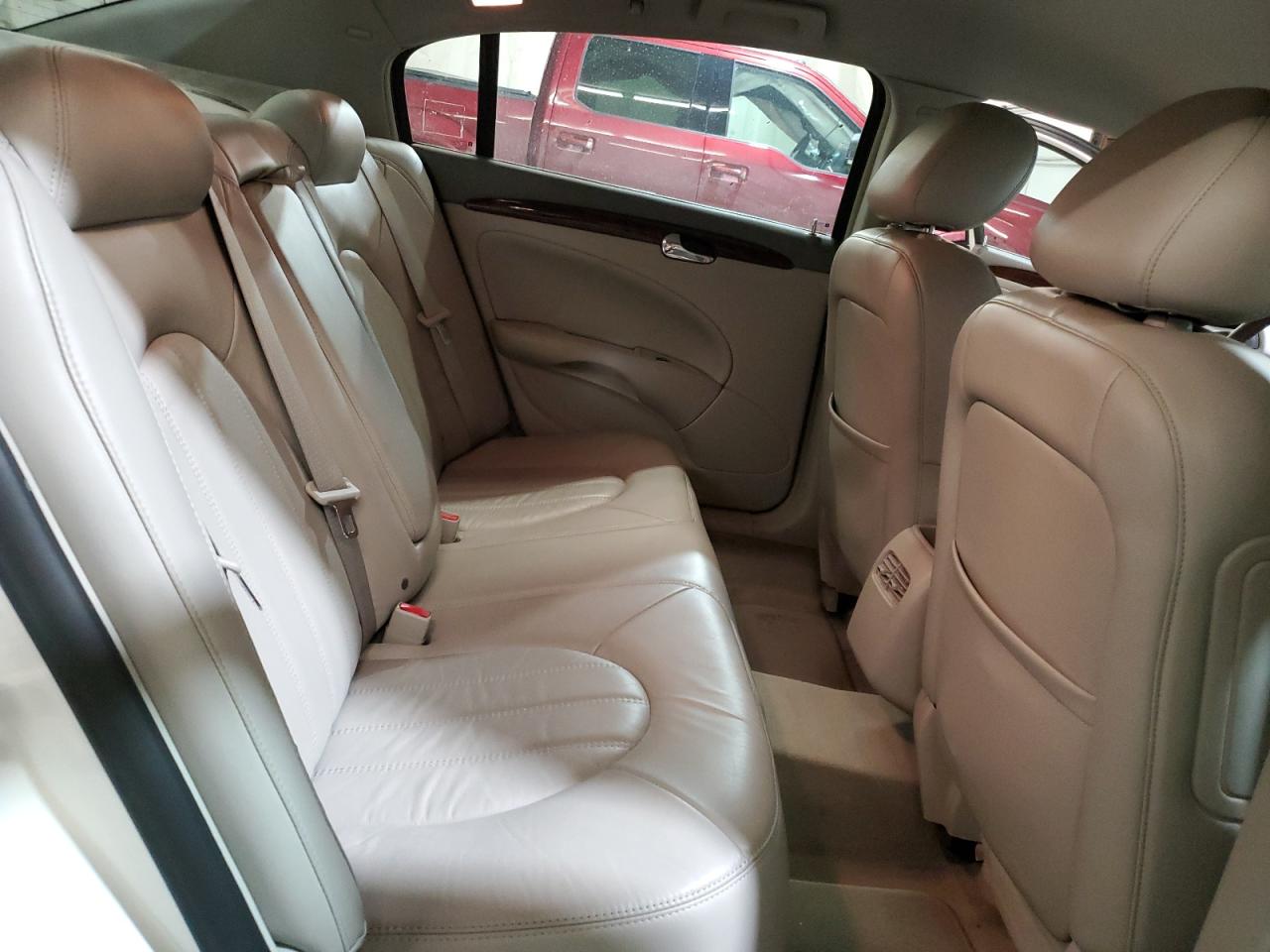 2011 Buick Lucerne - Image 11