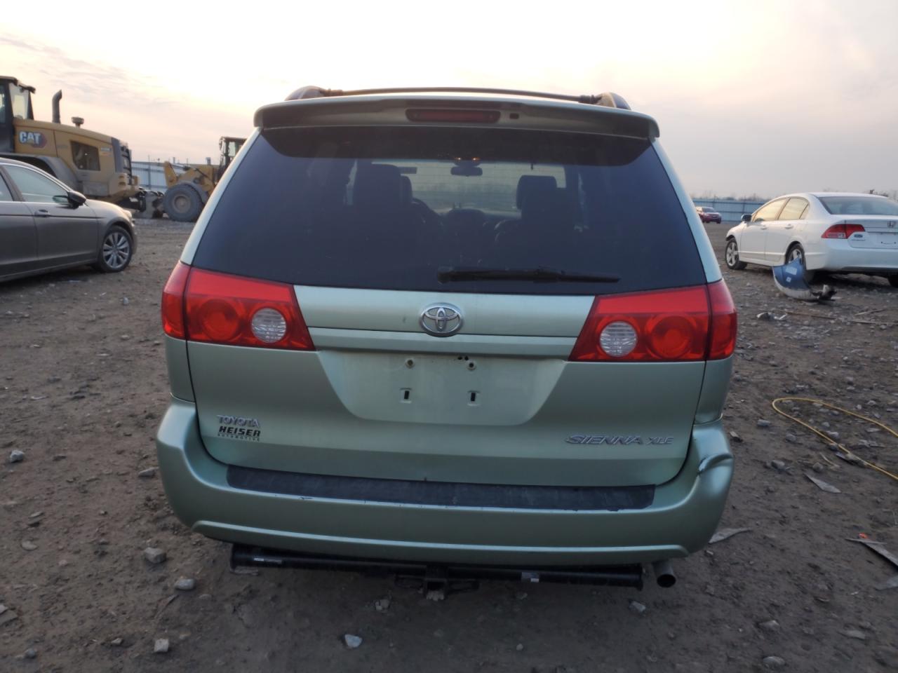 2008 Toyota Sienna - Image 6