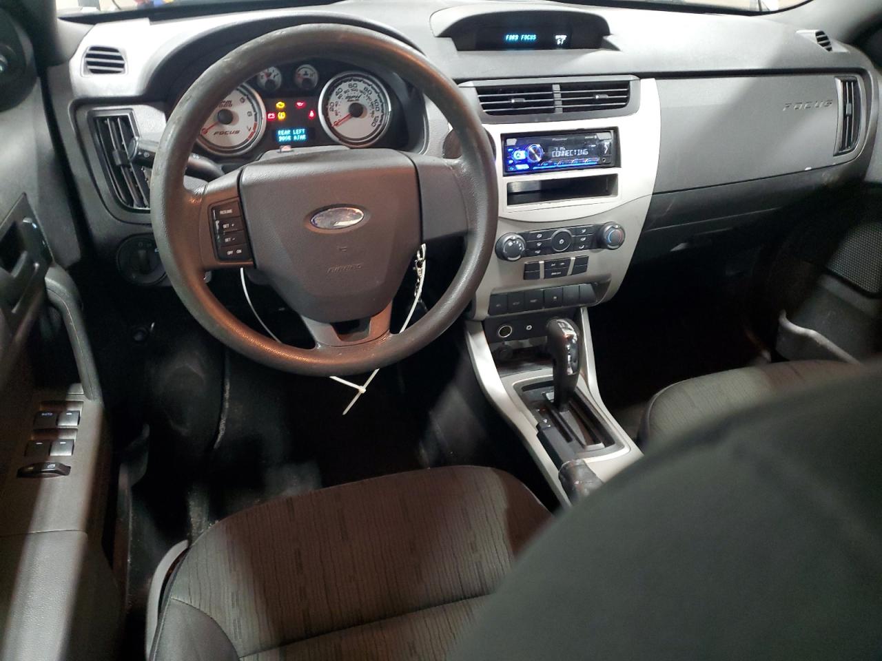 2010 Ford Focus - Image 8