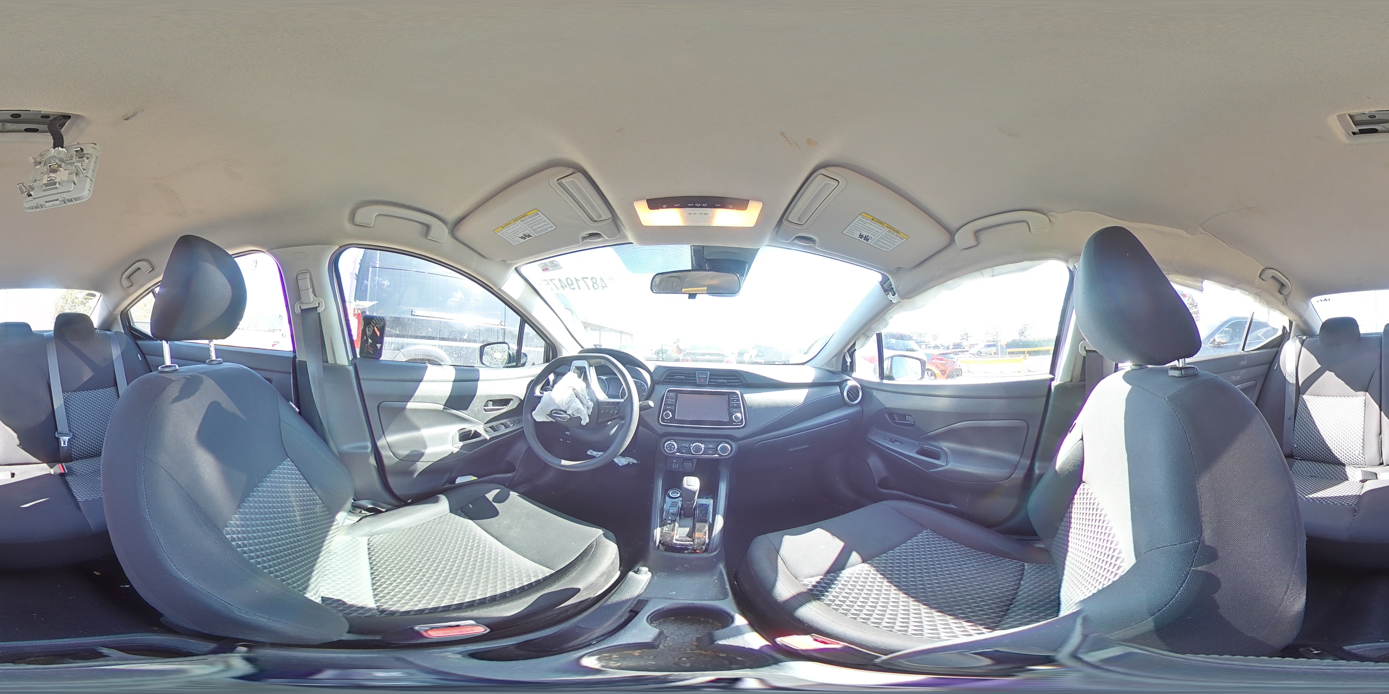 2021 Nissan Versa - Image 12