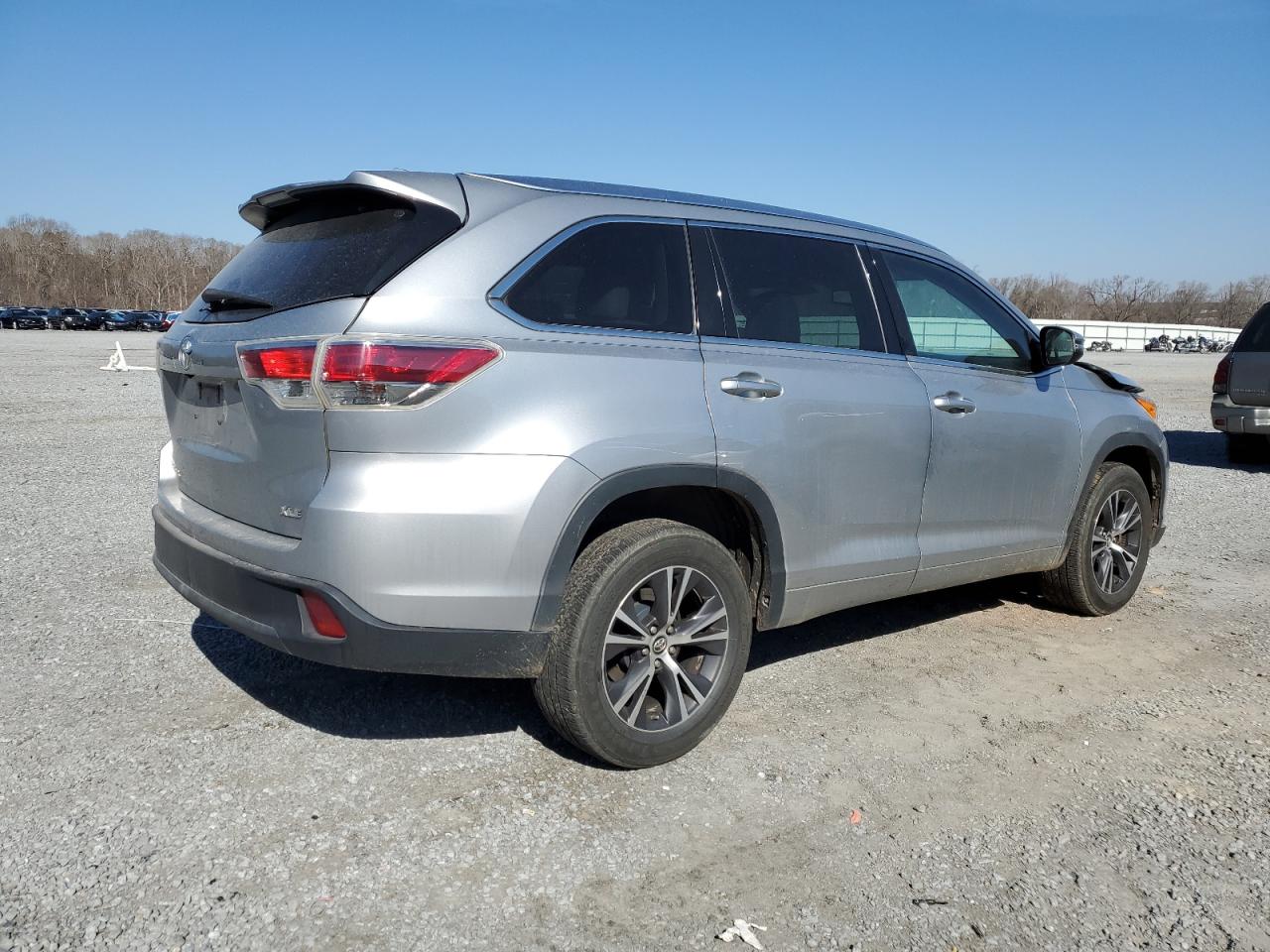 2016 Toyota Highlander - Image 3