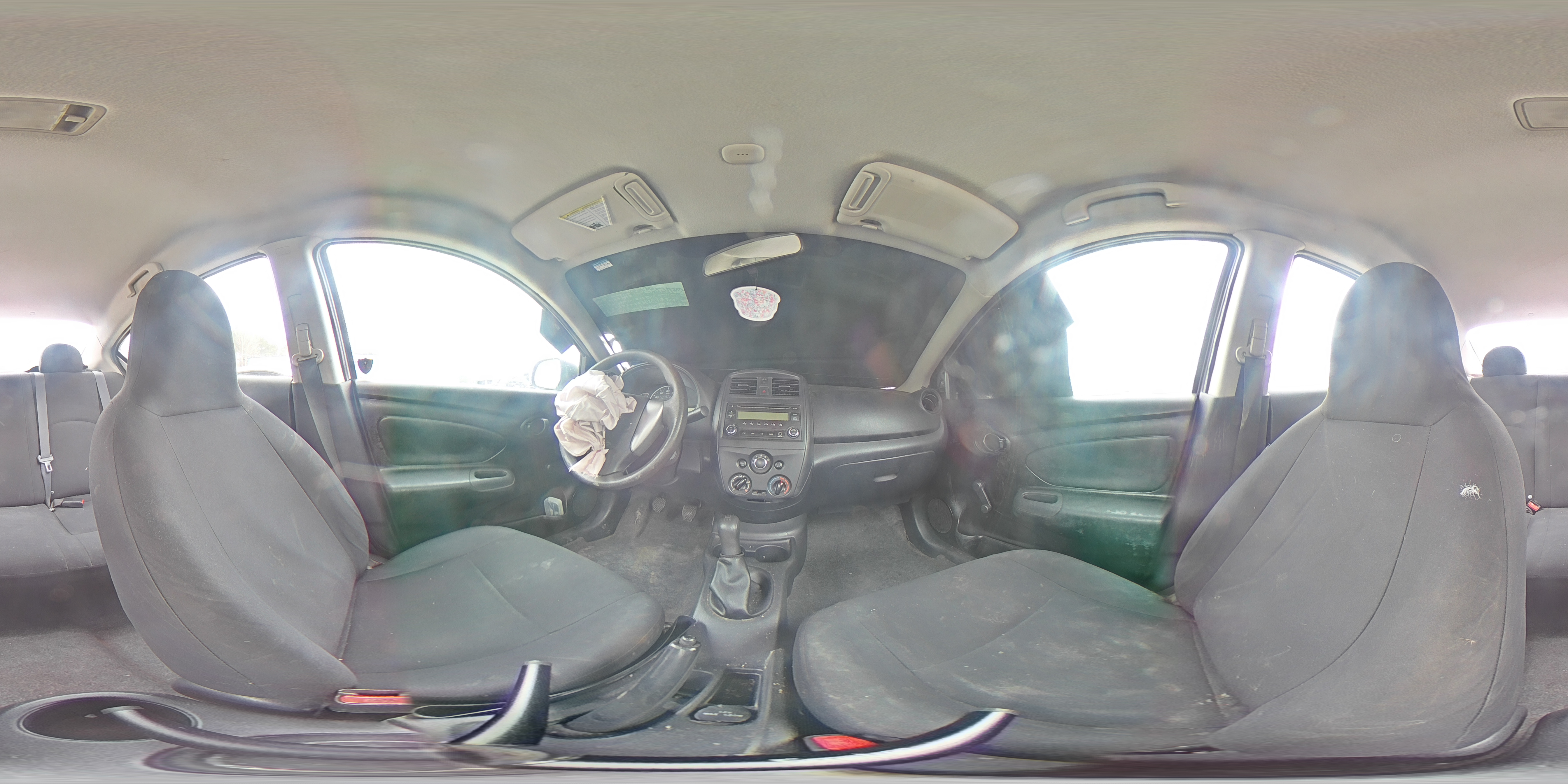 2015 Nissan Versa - Image 12