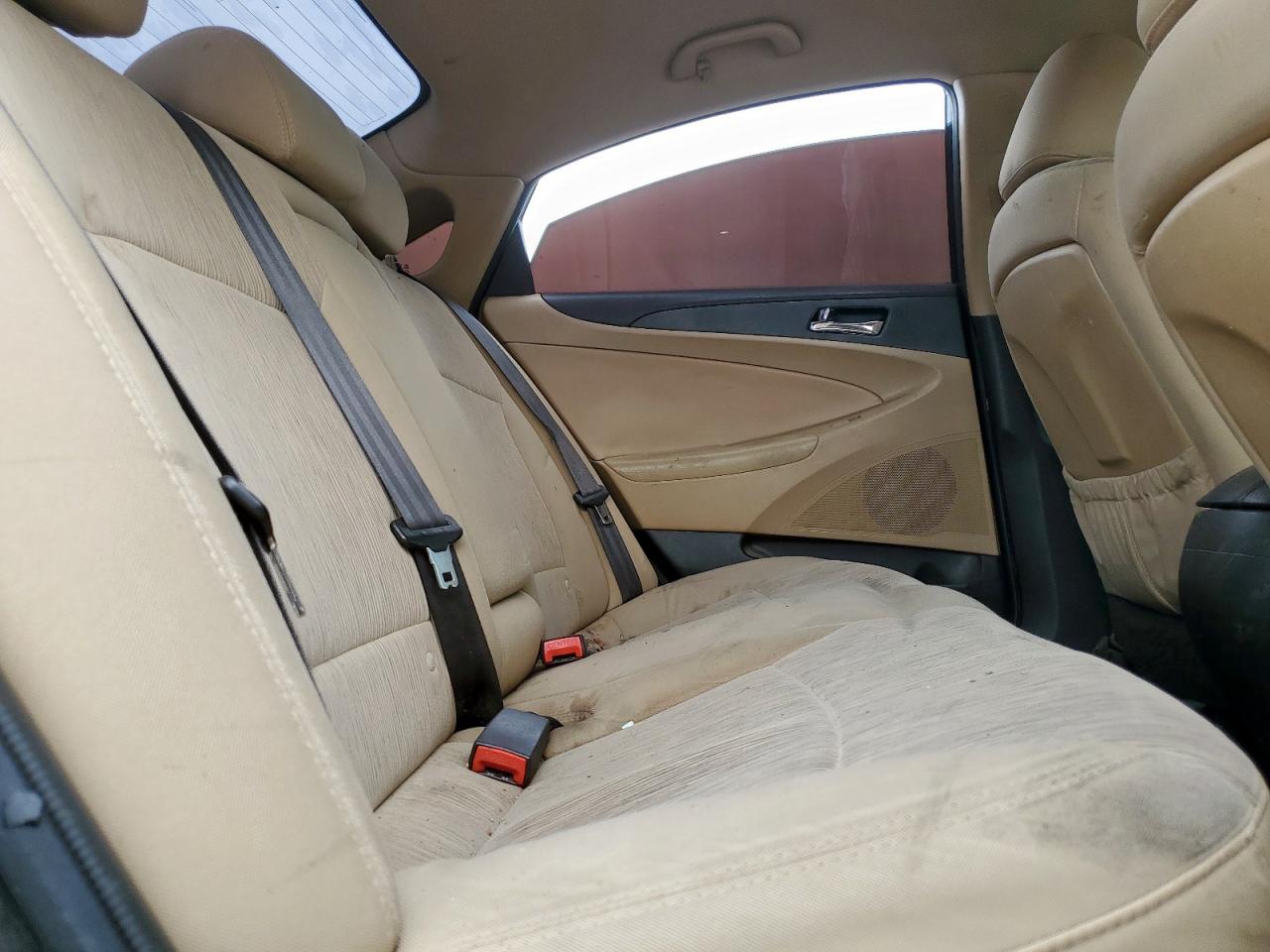 2013 Hyundai Sonata - Image 10