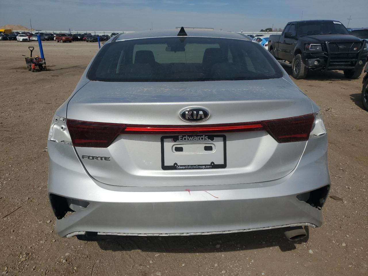 2020 Kia Forte - Image 6