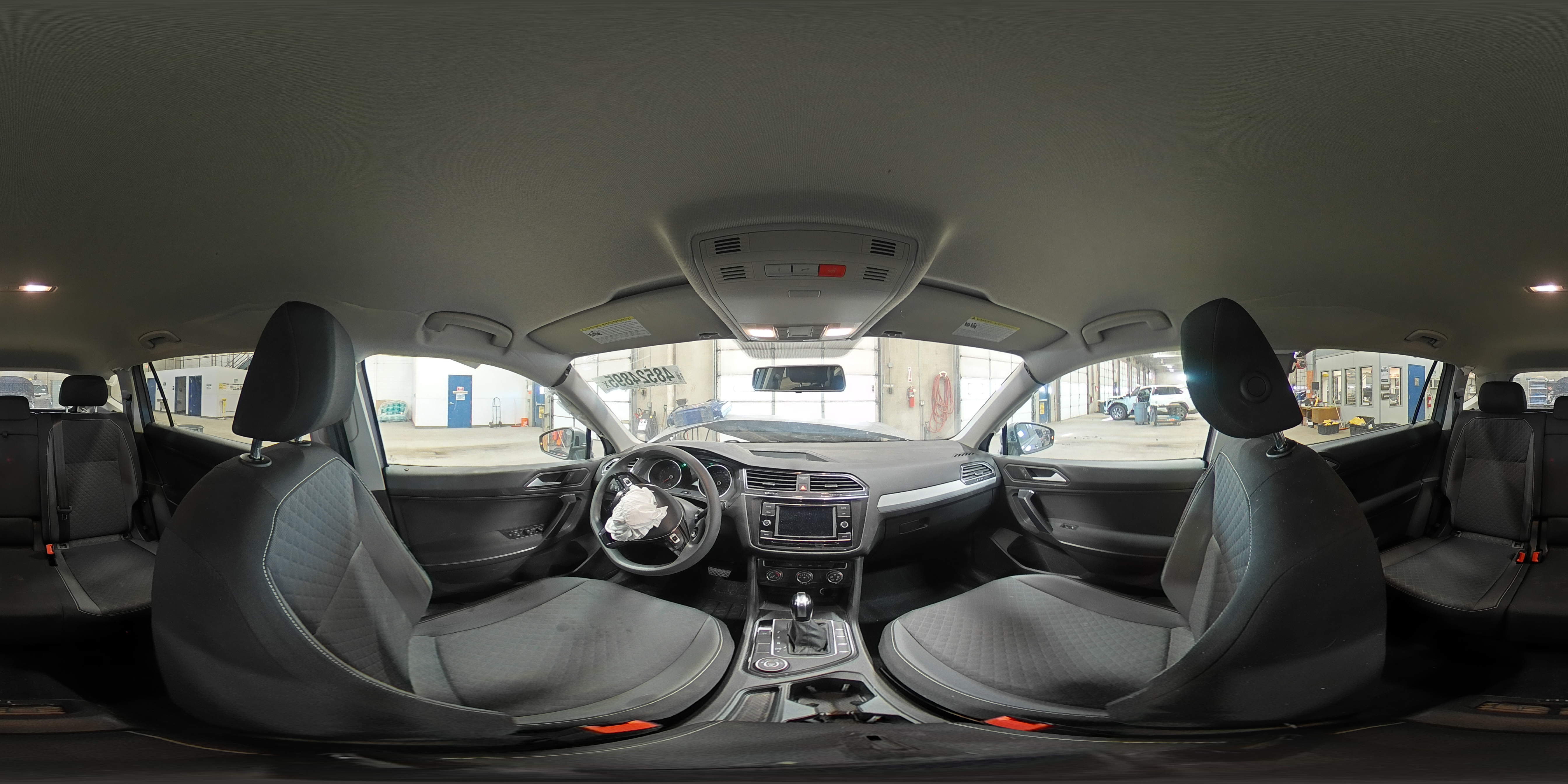 2021 Volkswagen Tiguan - Image 13