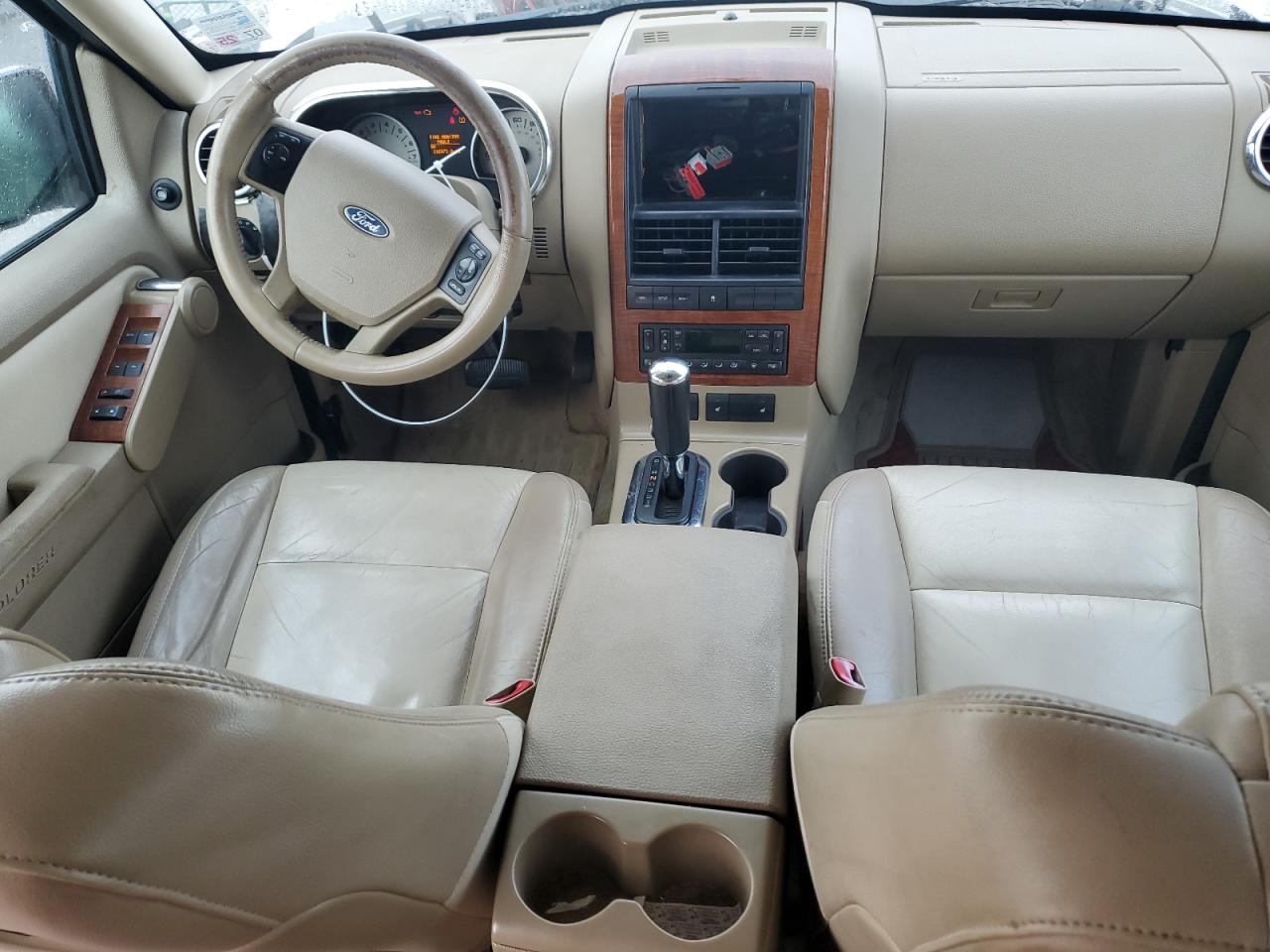 2010 Ford Explorer - Image 8