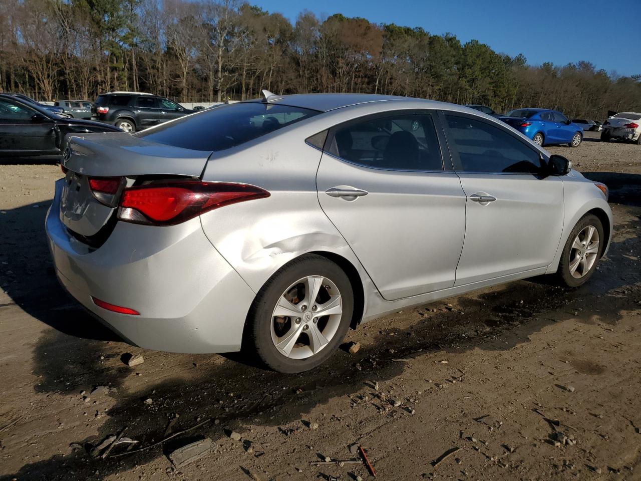 2016 Hyundai Elantra - Image 3