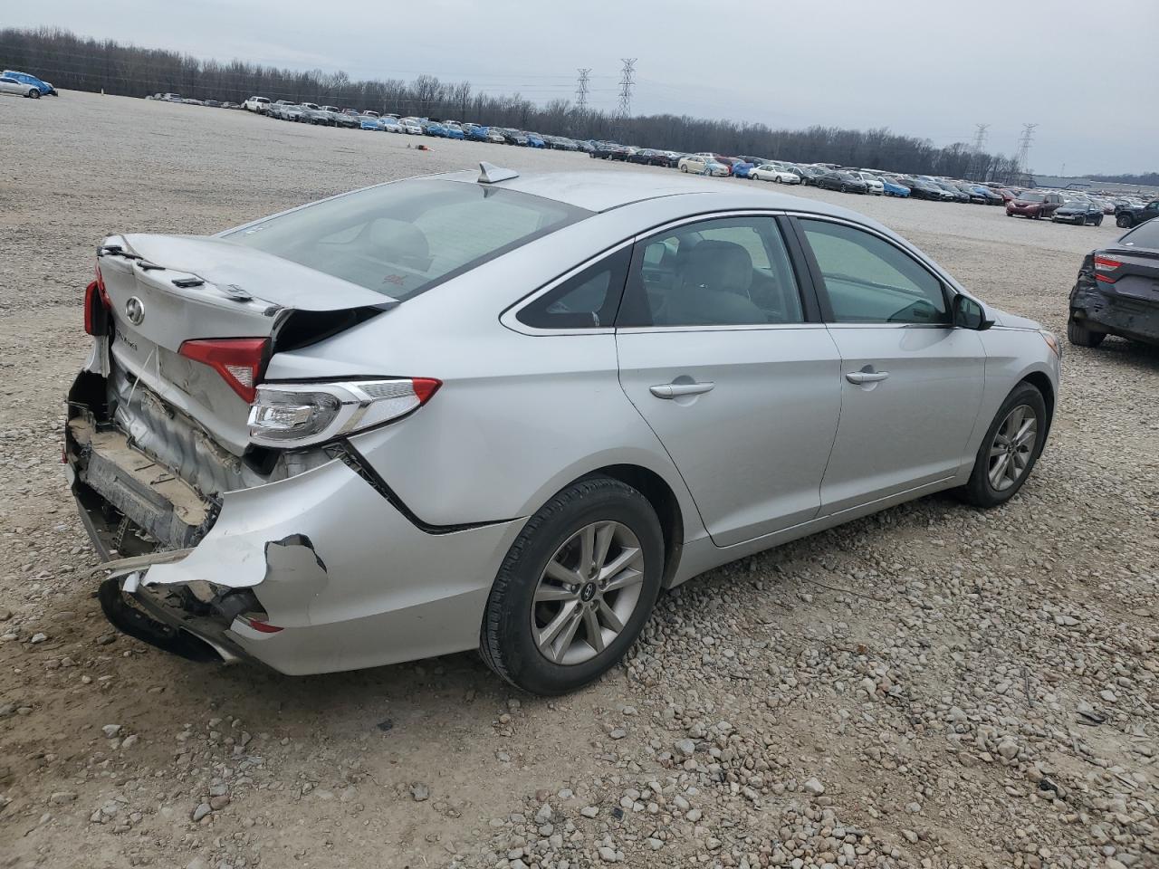 2016 Hyundai Sonata - Image 3