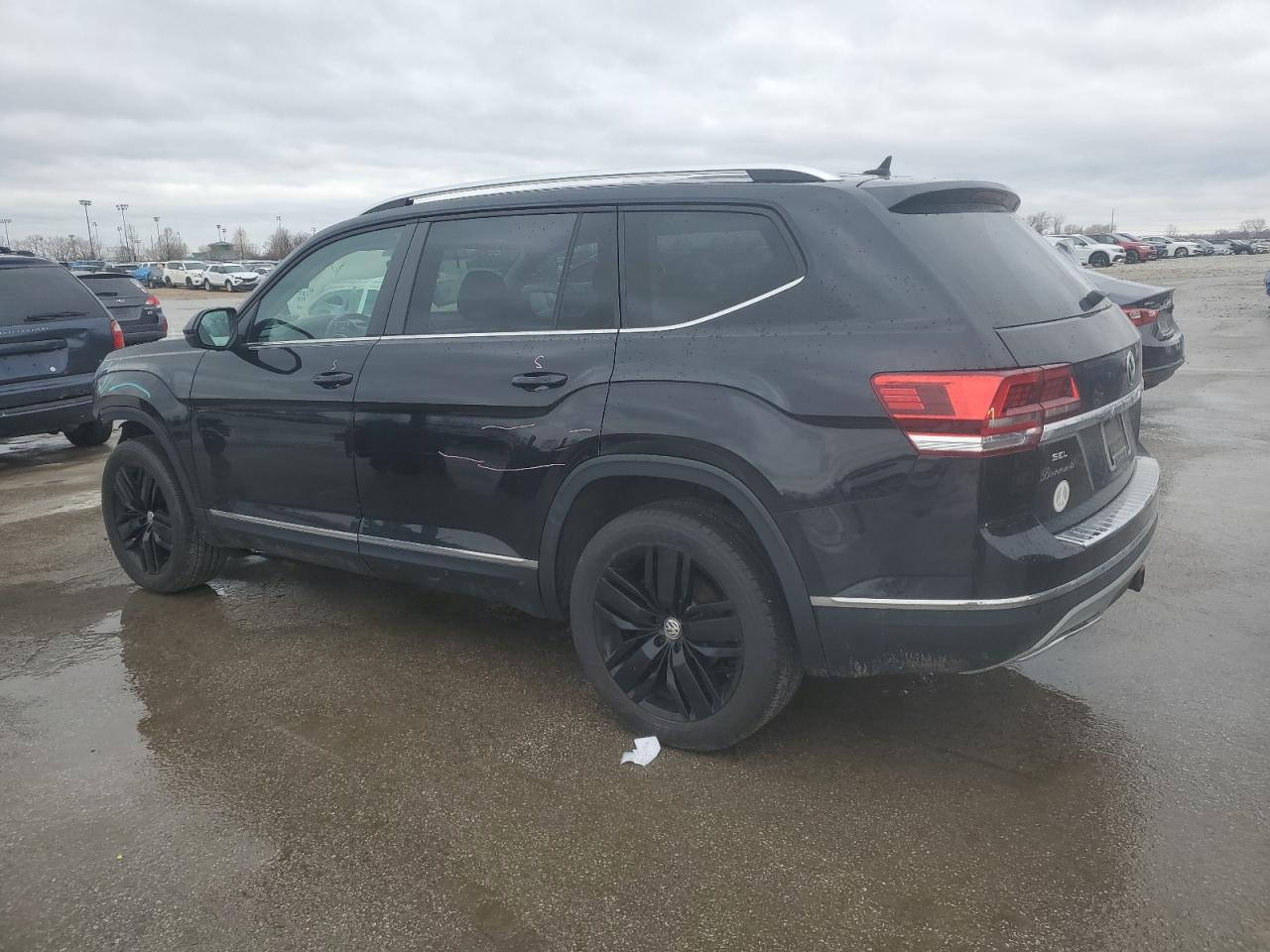 2019 Volkswagen Atlas - Image 2