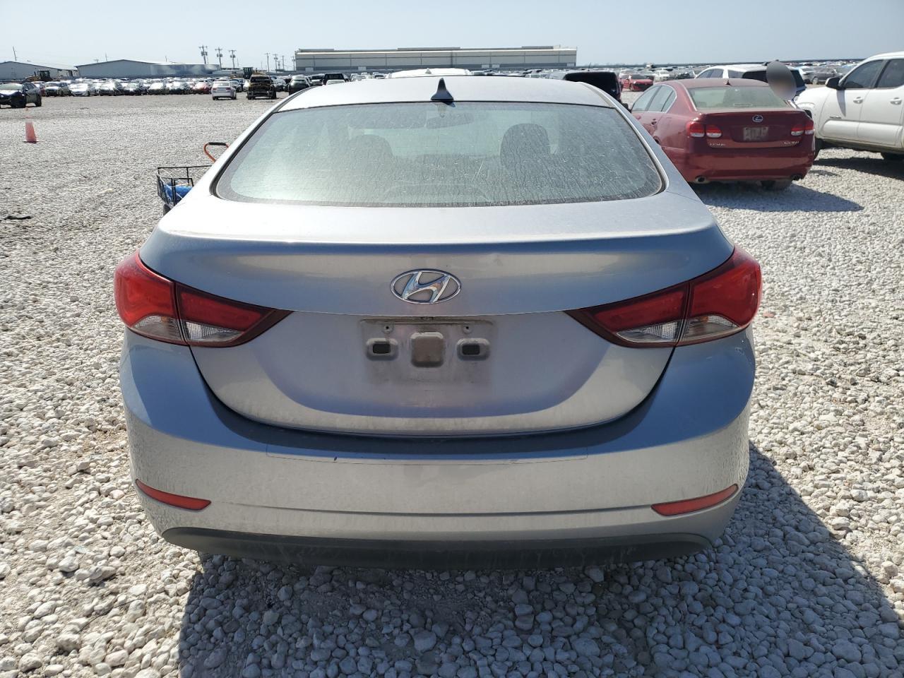 2015 Hyundai Elantra - Image 6