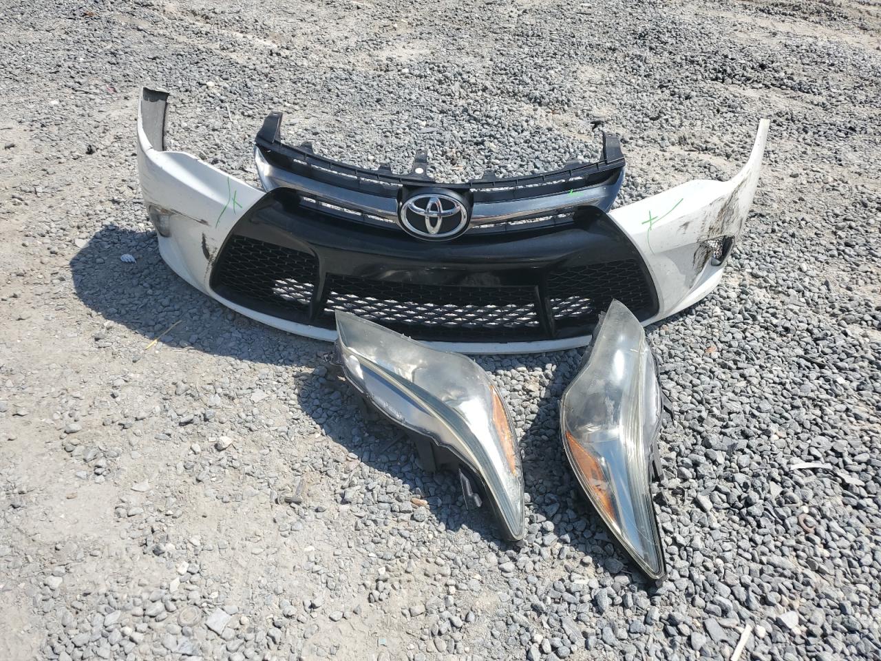 2017 Toyota Camry - Image 12