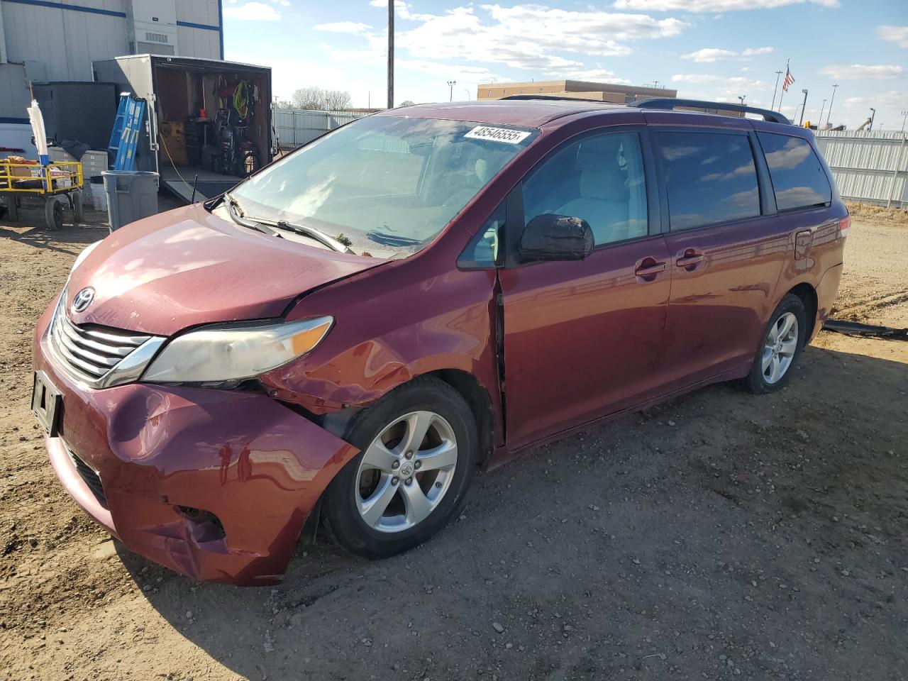 2011 Toyota Sienna Le for Sale in Bismarck, ND - Front End