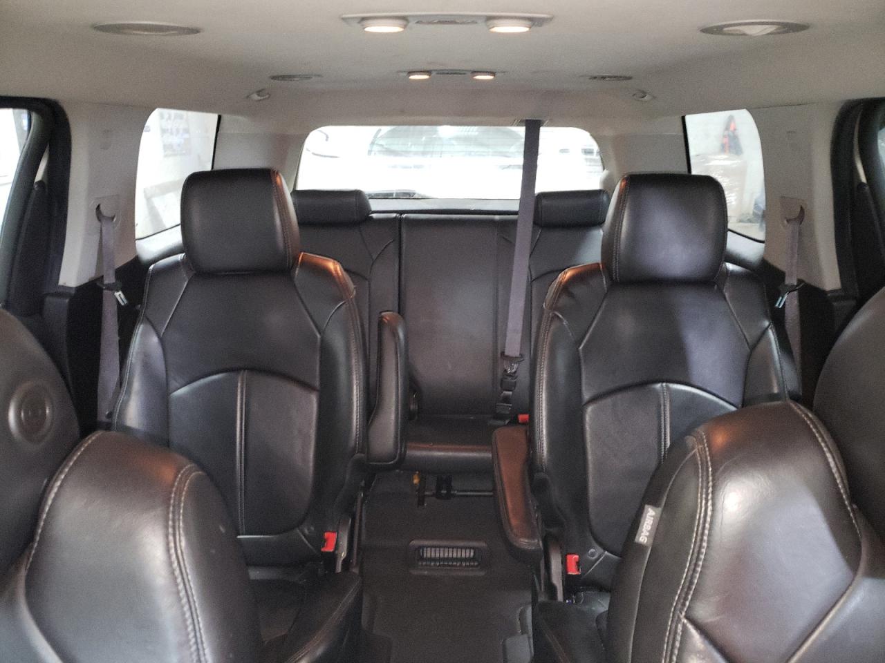 2013 GMC Acadia - Image 10
