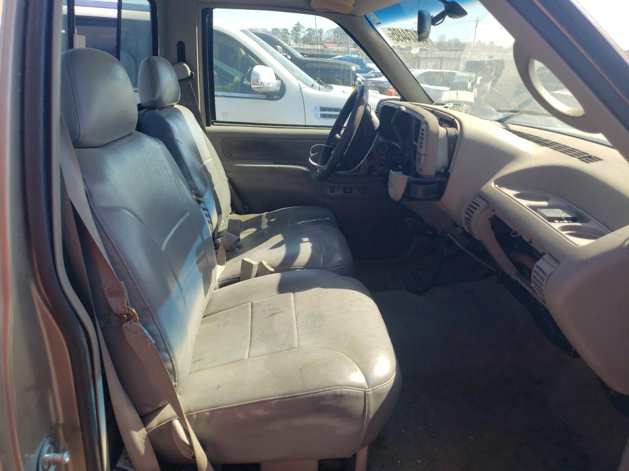 1998 GMC Sierra K2500 VIN: 1GTGK24R4WZ551100 Lot: 63021595