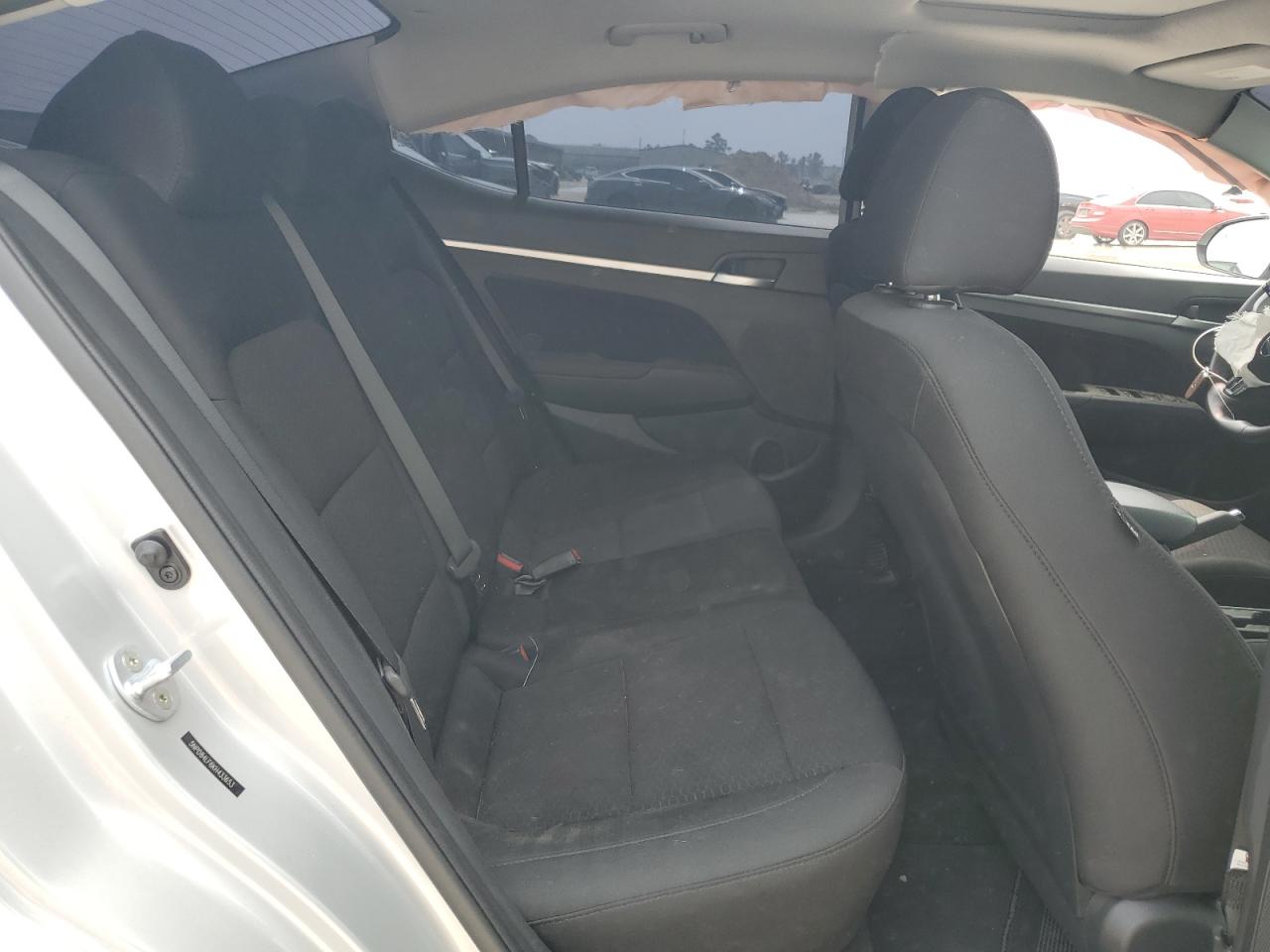 2019 Hyundai Elantra - Image 10