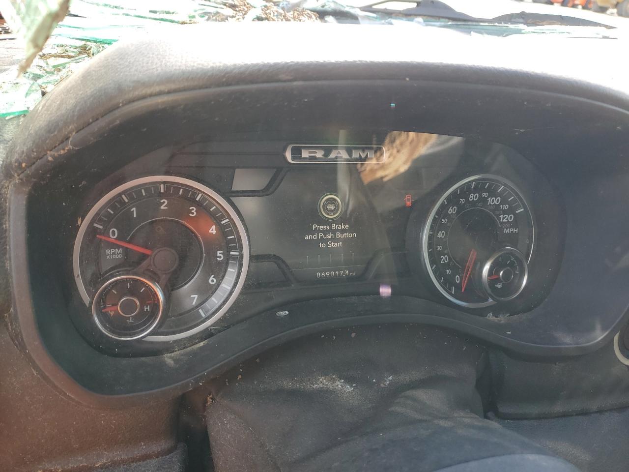 2020 RAM 1500 - Image 9