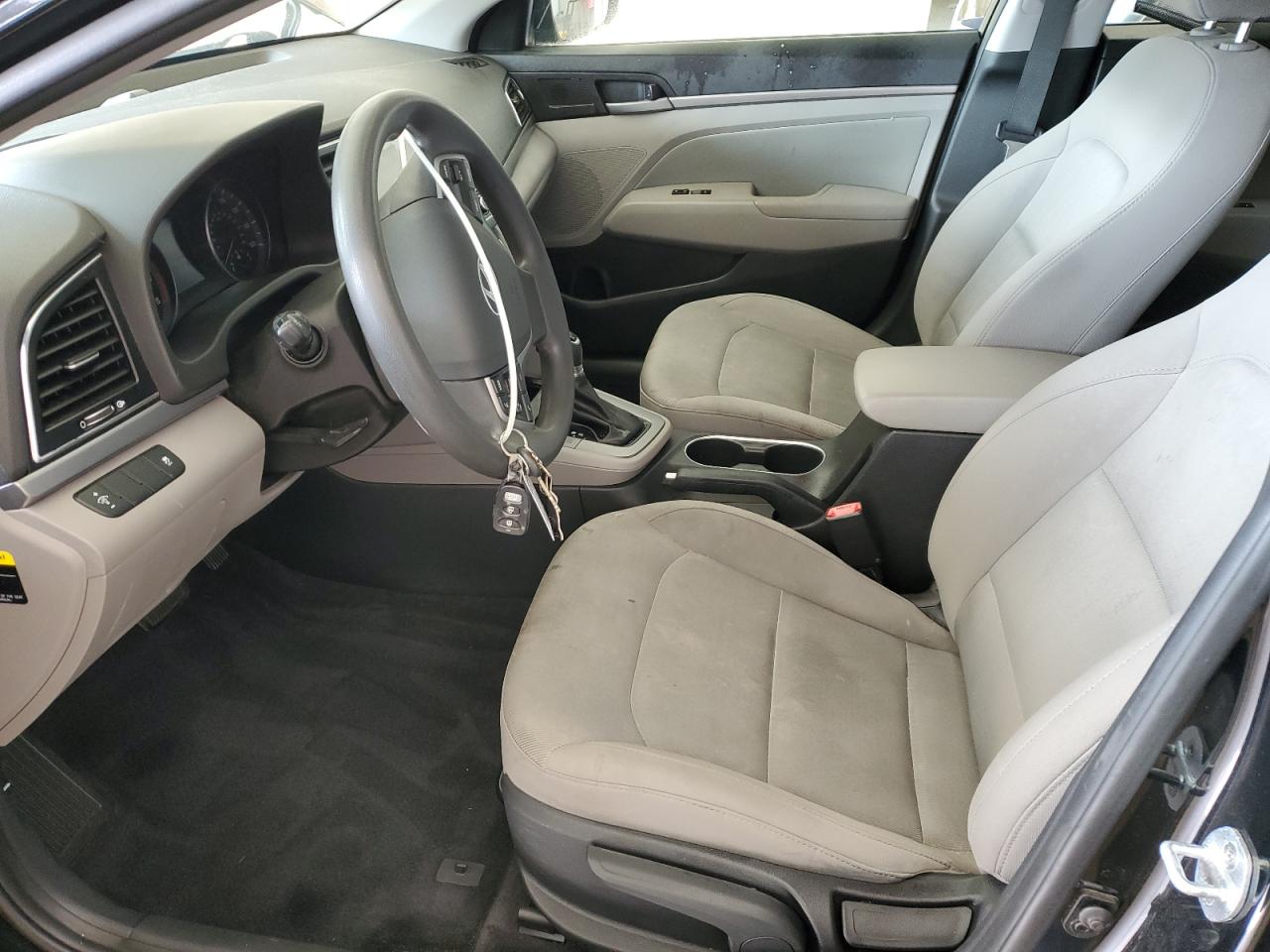 2017 Hyundai Elantra - Image 7