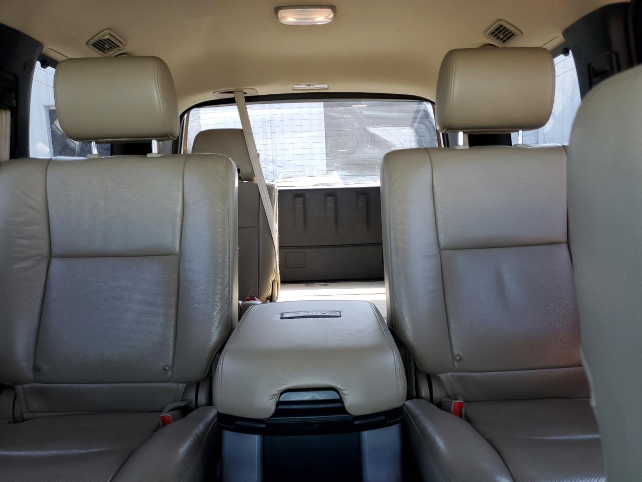 2013 Toyota Sequoia - Image 10