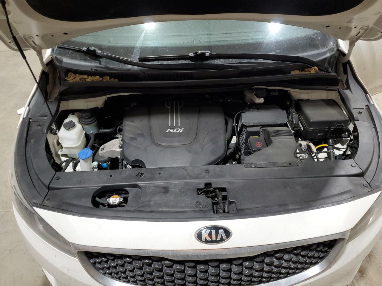 2016 Kia Sedona - Image 12