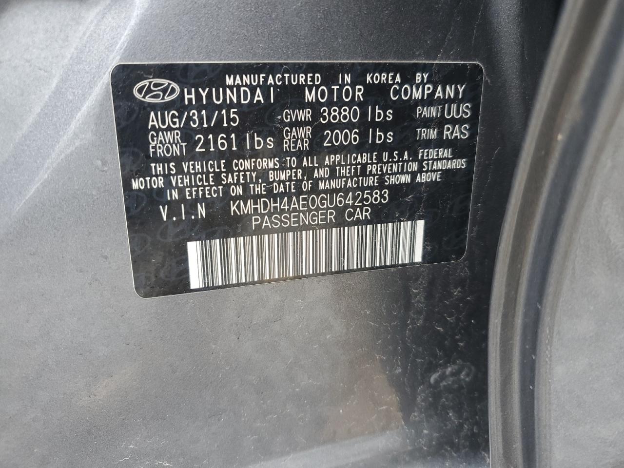 2016 Hyundai Elantra - Image 13