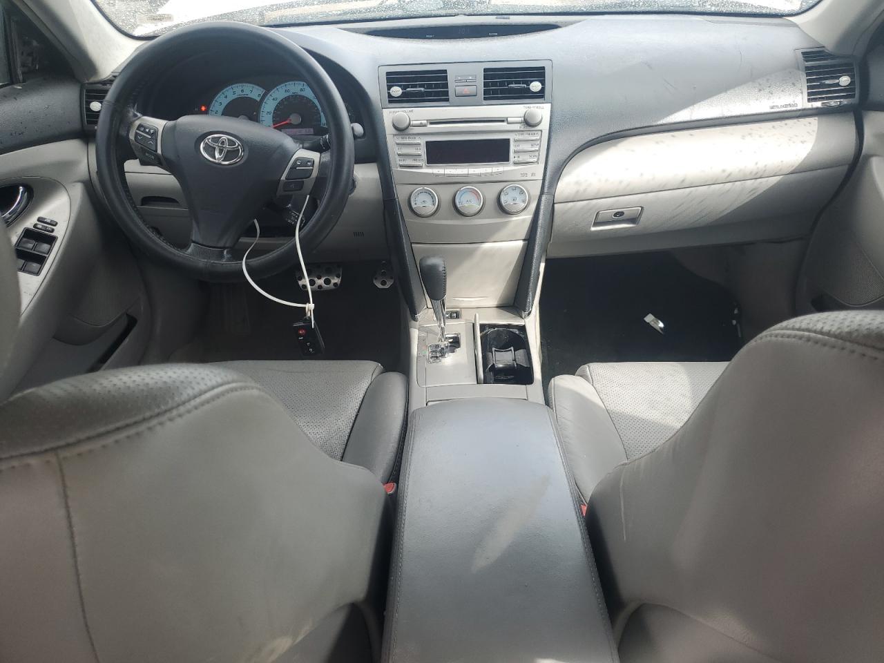2011 Toyota Camry - Image 8