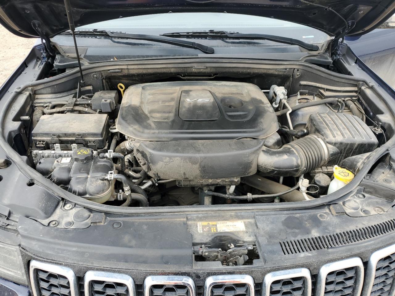 2017 Jeep Grand Cherokee - Image 12